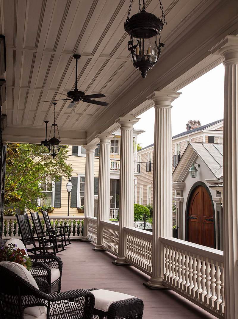 Southern Classic: Historic Charleston Mansion Dk Decor
