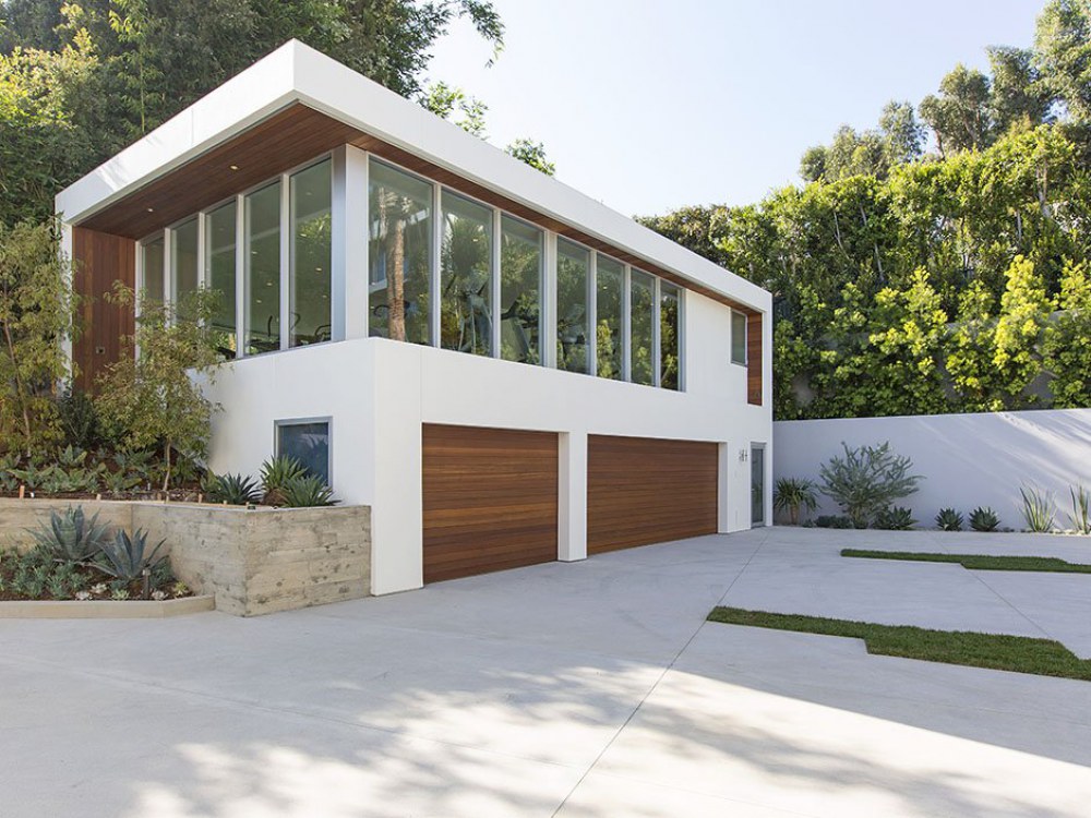California modern design detached garage