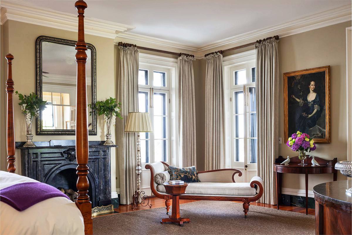 Charleston southern classic mansion design master bedroom sitting area