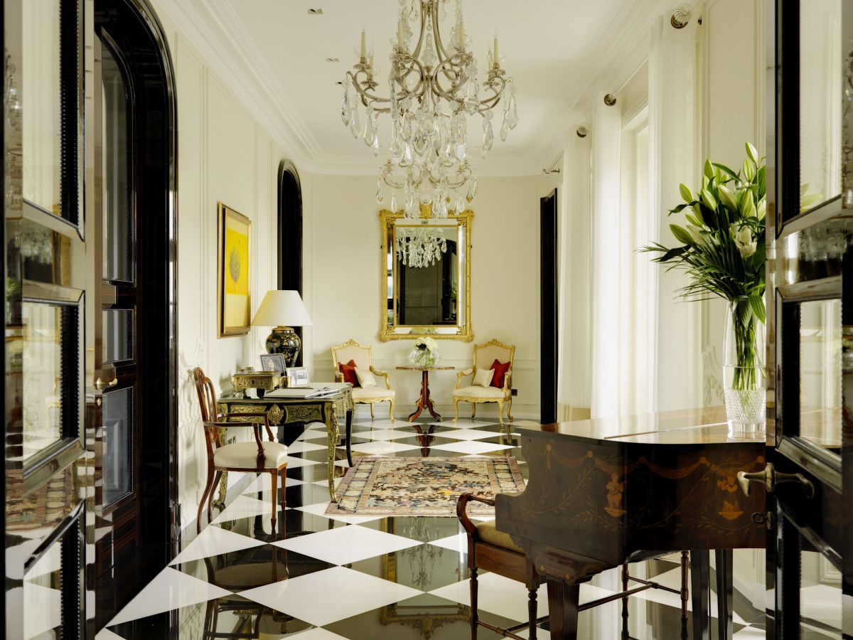 Classic Mayfair penthouse Entrance Hall