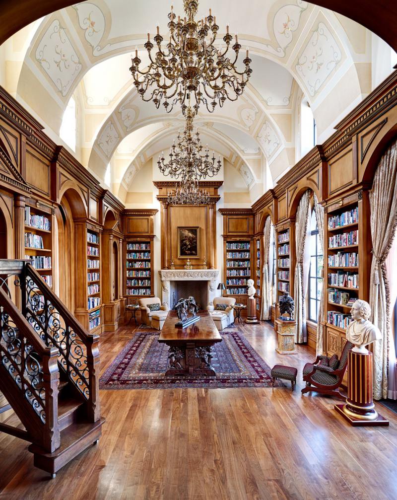 Mediterranean style library