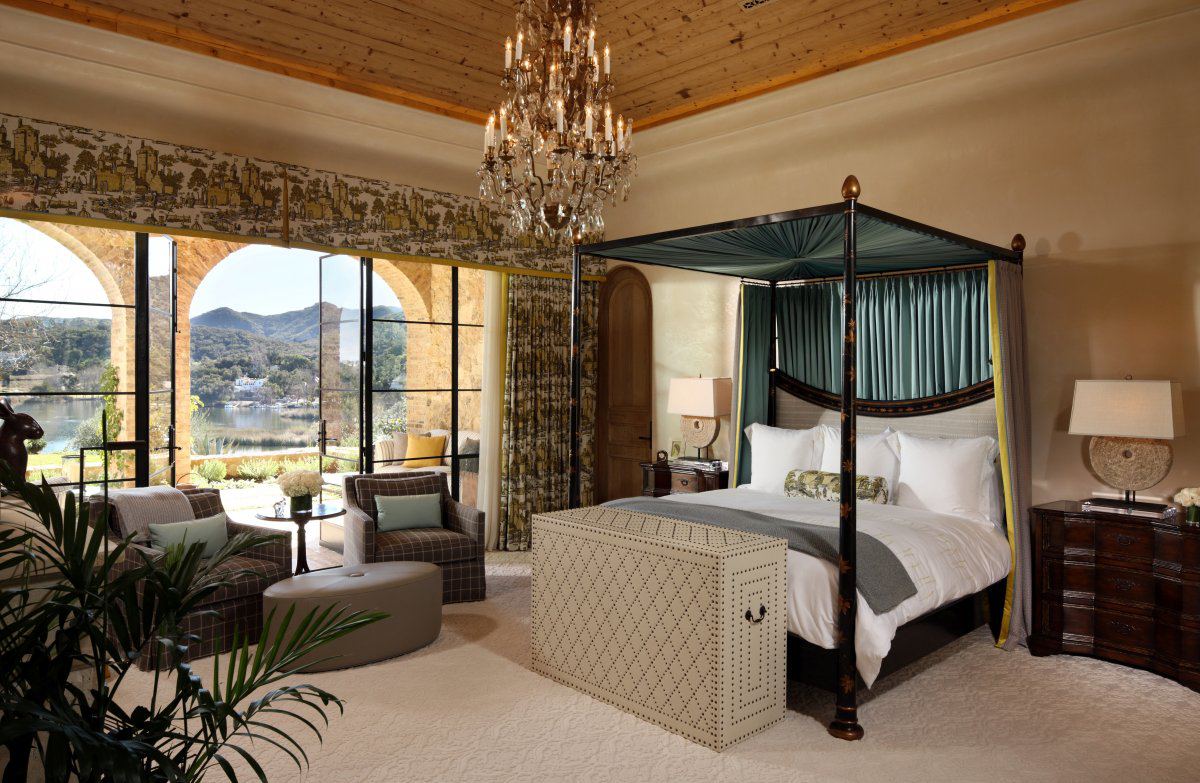 Villa del Lago master bedroom A