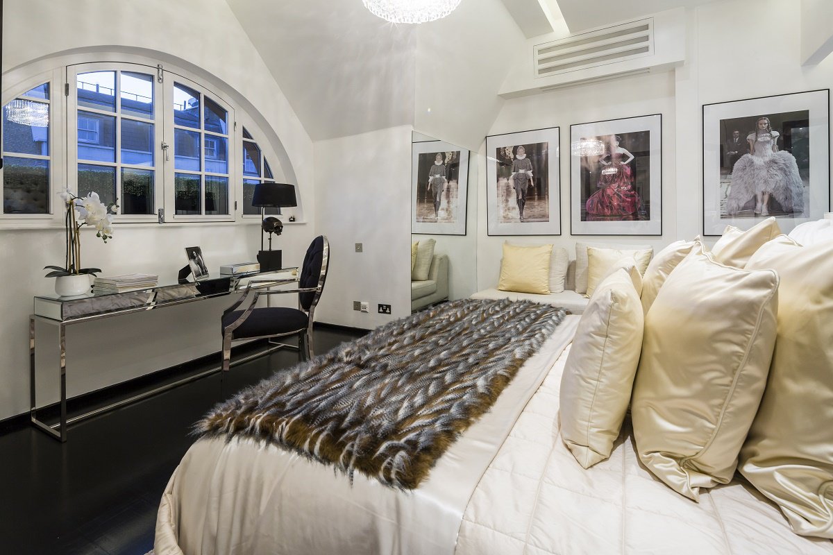 Alexander McQueen penthouse master bedroom b
