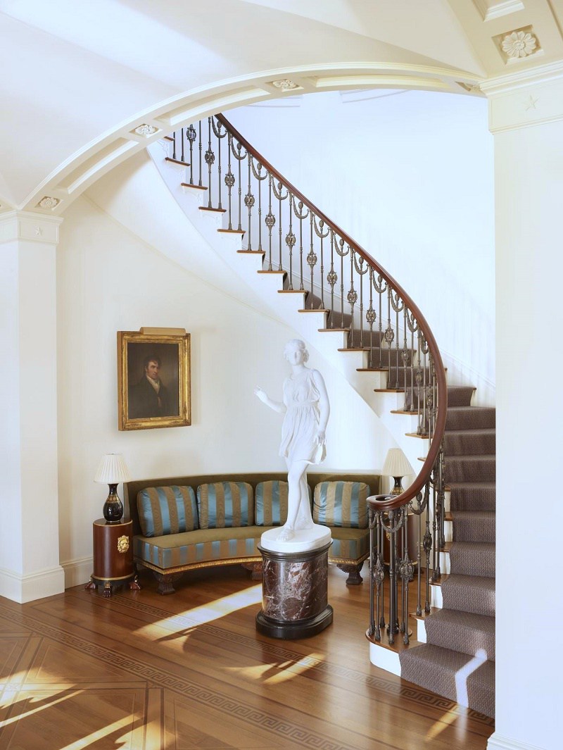 Traditional interior design Thomas Jayne Drumlin hall staircase
